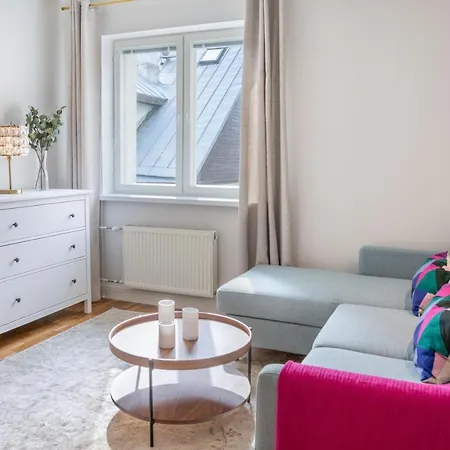 Spacious Family Friendly Apartment, Free Parking Apartmán Tallinn