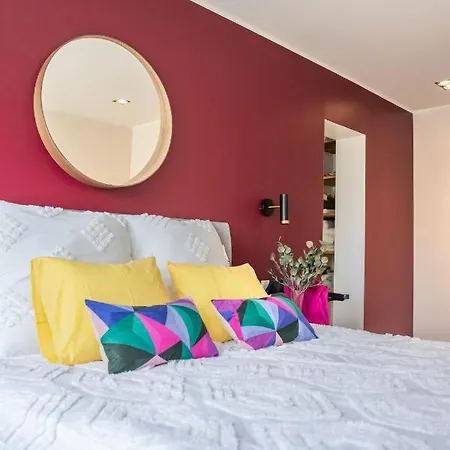 Apartmán Spacious Family Friendly Apartment, Free Parking *