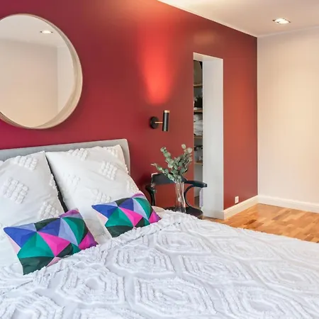 Spacious Family Friendly Apartment, Free Parking Apartmán